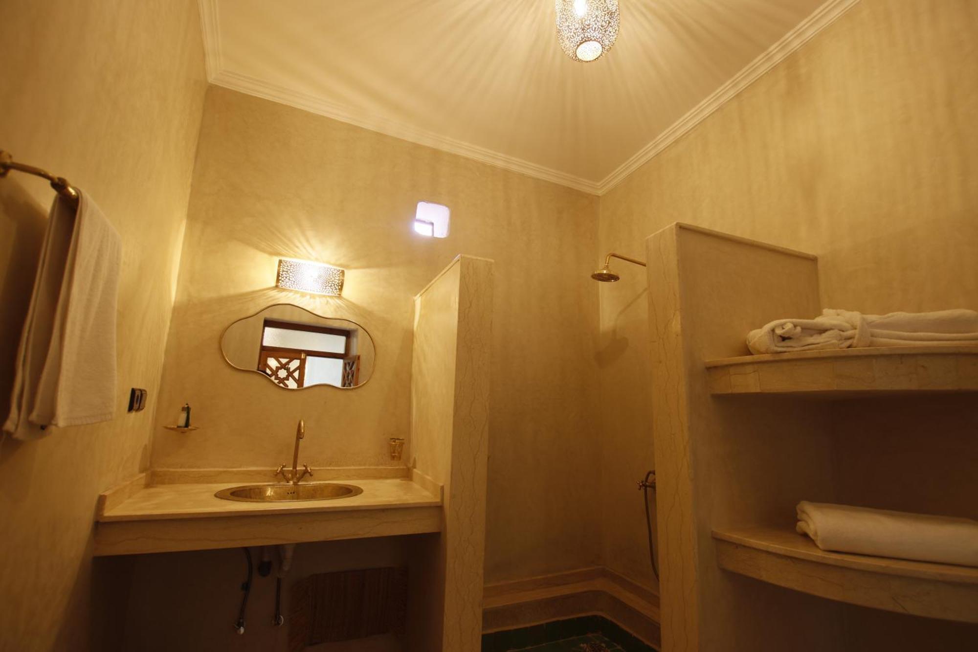 Riad Chez Henriette Marrakesh Exterior photo