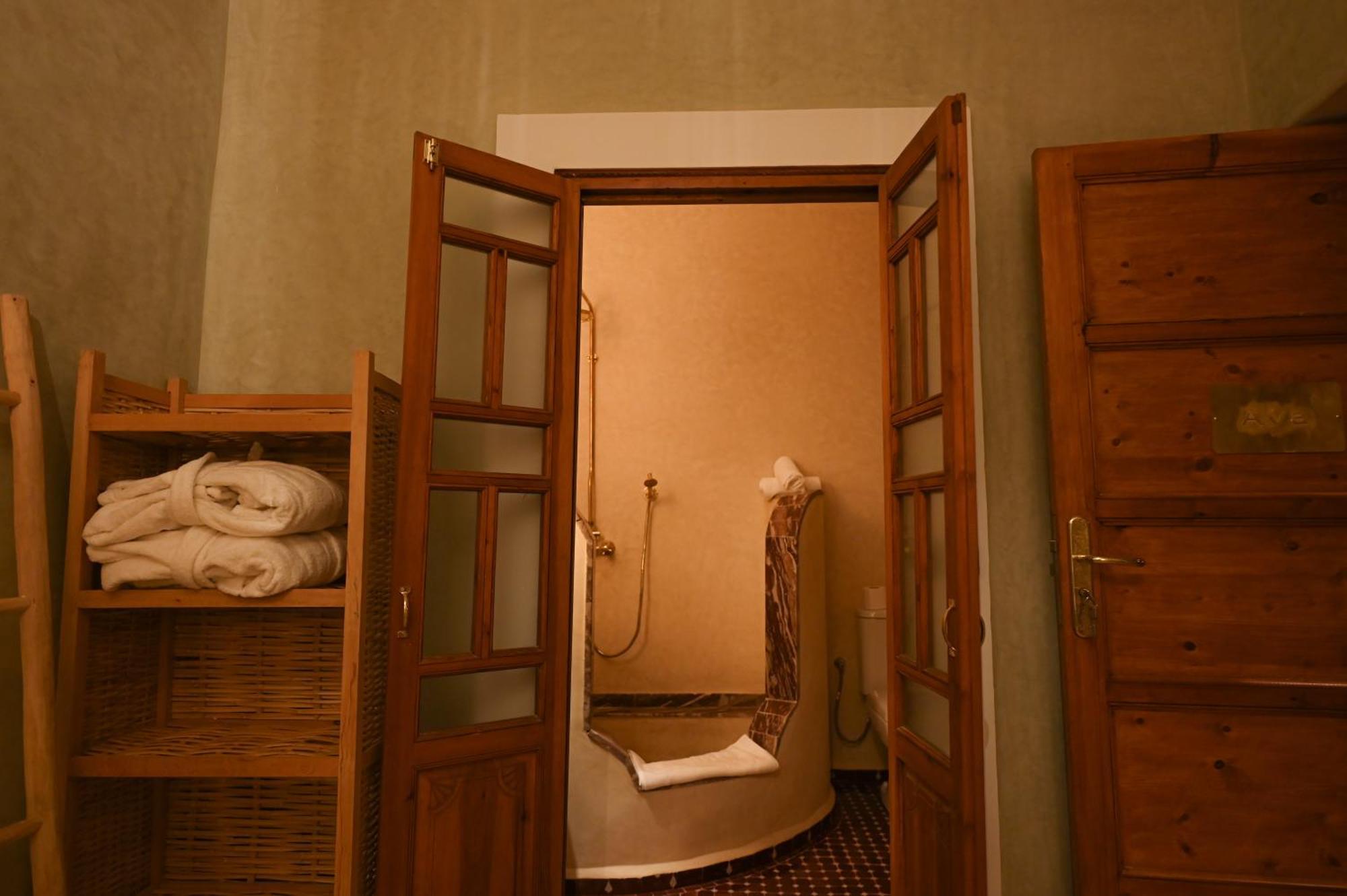 Riad Chez Henriette Marrakesh Exterior photo