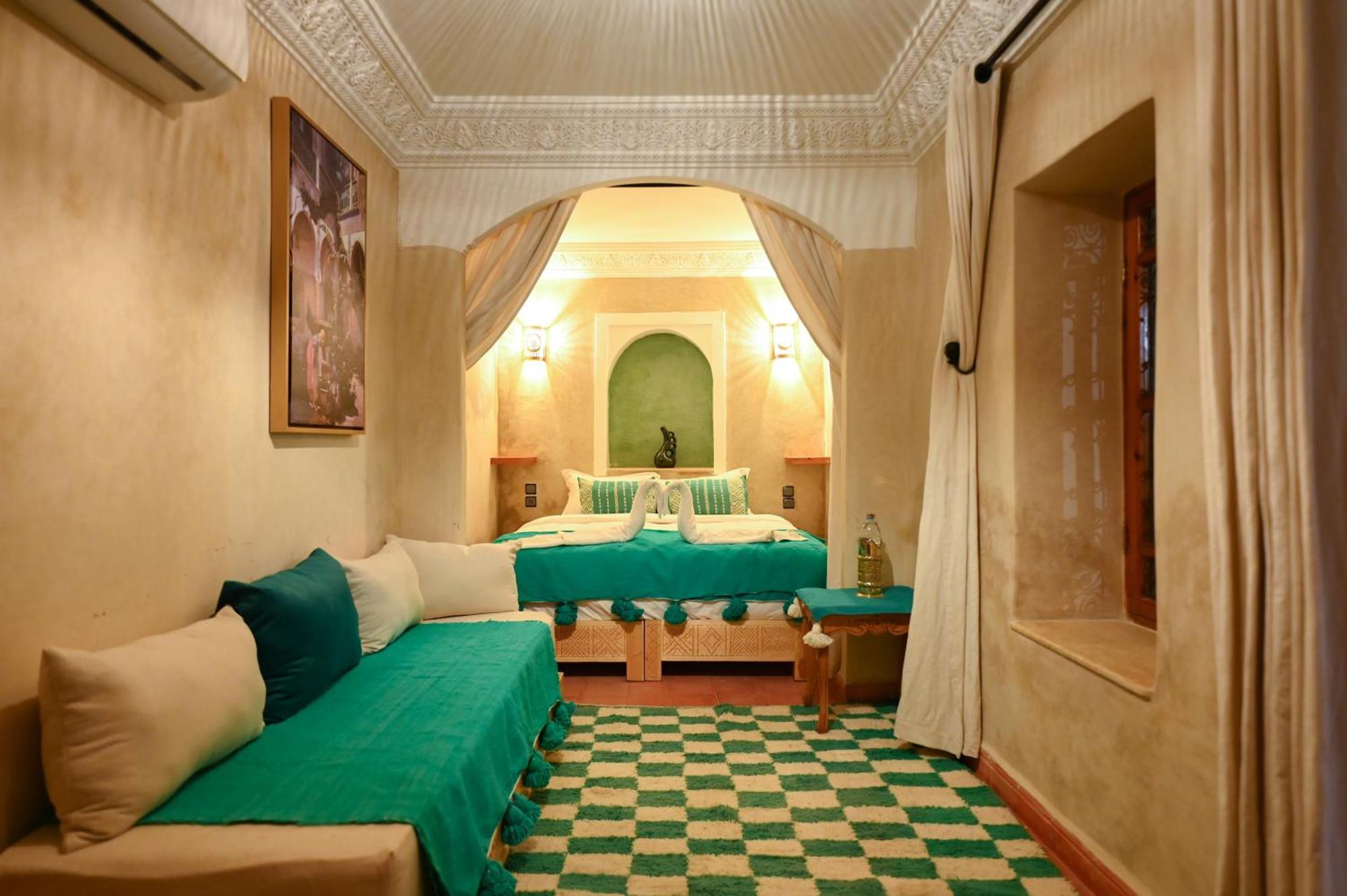 Riad Chez Henriette Marrakesh Exterior photo