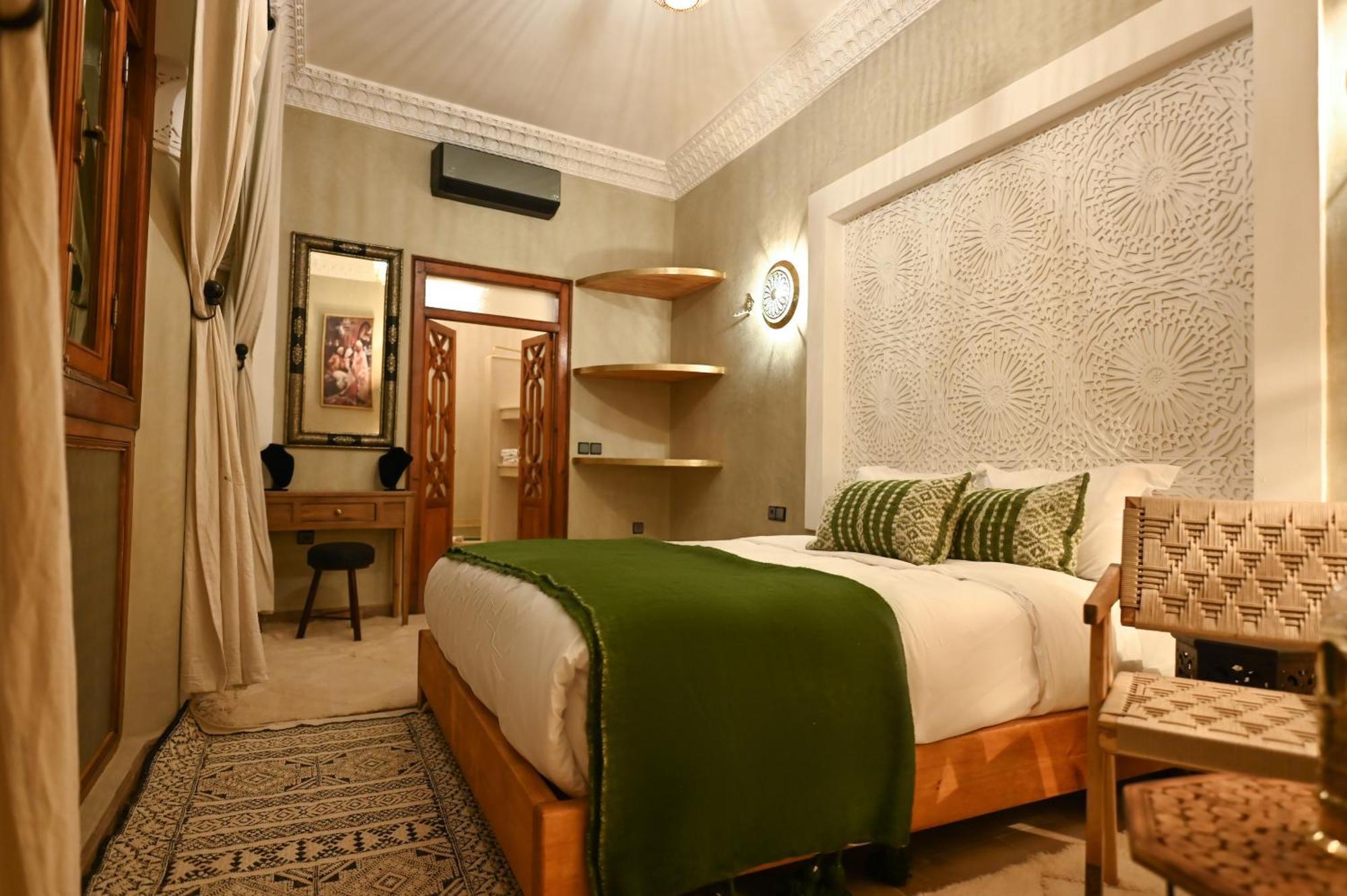 Riad Chez Henriette Marrakesh Exterior photo